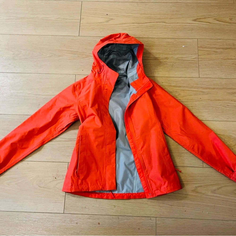 Women’s North Face Venture Waterproof Shell Jacket
